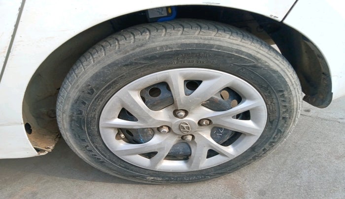 2019 Hyundai Grand i10 SPORTZ 1.2 KAPPA VTVT, CNG, Manual, 1,42,160 km, tyre