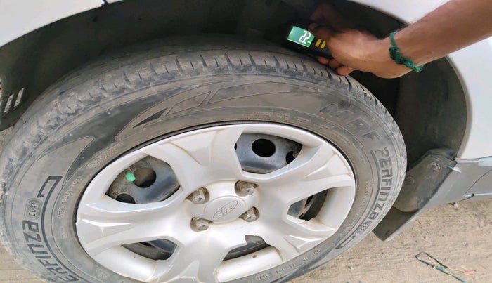 2013 Ford Ecosport AMBIENTE 1.5L DIESEL, Diesel, Manual, 1,08,203 km, tyre