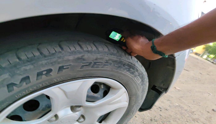 2013 Ford Ecosport AMBIENTE 1.5L DIESEL, Diesel, Manual, 1,08,203 km, tyre