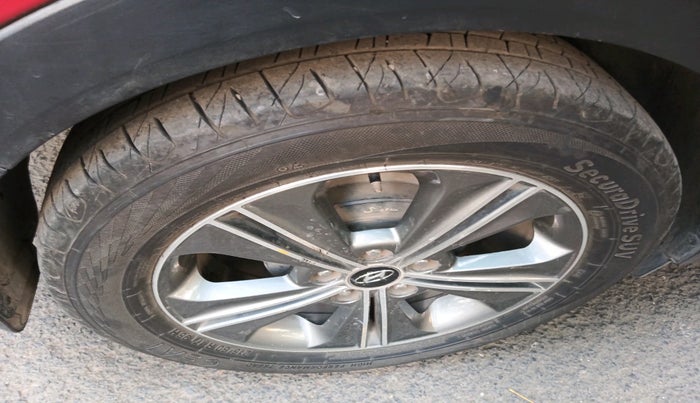 2017 Hyundai Creta SX PLUS AT 1.6 PETROL, Petrol, Automatic, 95,906 km, tyre