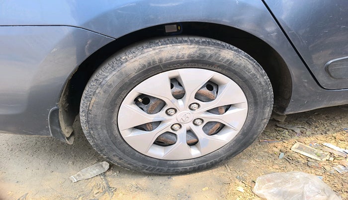 2015 Hyundai Xcent S 1.2, Petrol, Manual, 87,128 km, tyre