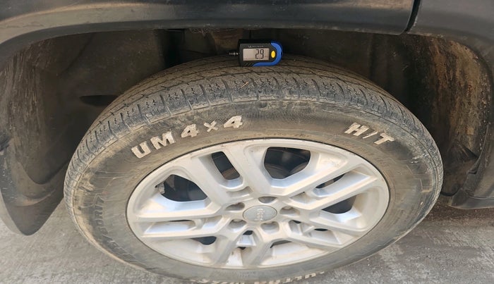 2017 Jeep Compass LIMITED (O) 2.0 DIESEL 4X4, Diesel, Manual, 1,03,937 km, tyre