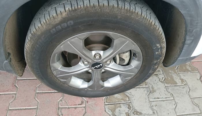 2021 KIA SELTOS HTK PLUS 1.5 IMT, Petrol, Manual, 57,000 km, tyre