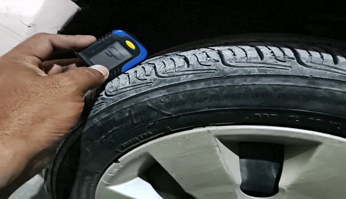 2013 Maruti Alto K10 VXI, Petrol, Manual, 65,343 km, tyre