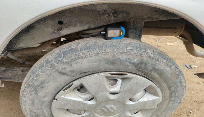 2021 Maruti Eeco 5 STR AC CNG, CNG, Manual, 65,874 km, tyre