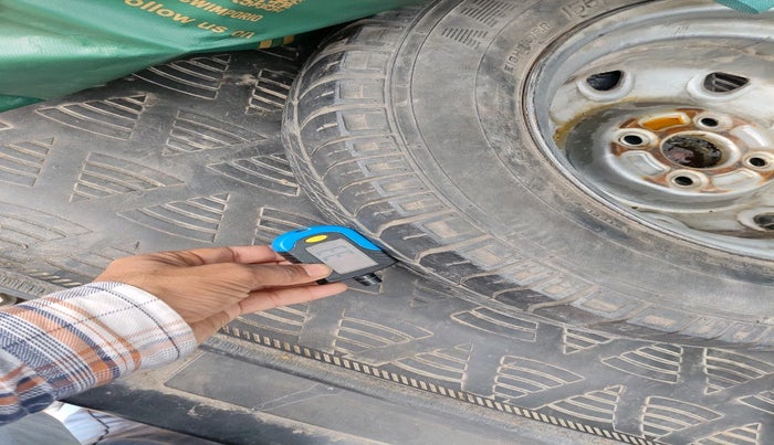 2021 Maruti Eeco 5 STR AC CNG, CNG, Manual, 65,874 km, tyre