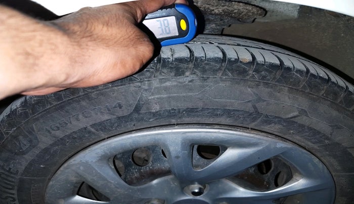 2017 Hyundai Grand i10 SPORTZ (O) 1.2 KAPPA VTVT, CNG, Manual, 99,097 km, tyre