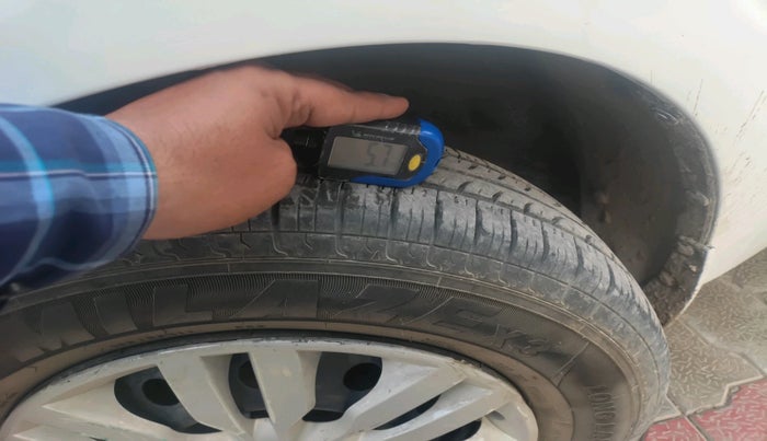 2020 Maruti Dzire VXI, Petrol, Manual, 1,08,108 km, tyre