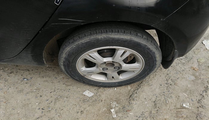 2011 Hyundai i20 SPORTZ 1.2, CNG, Manual, 1,44,564 km, tyre