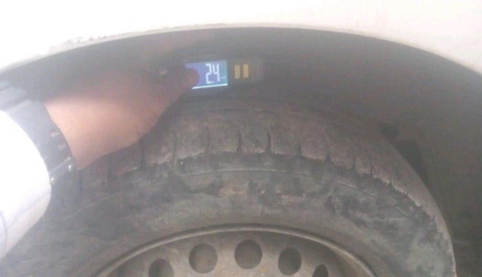 2016 Datsun Go T, CNG, Manual, 1,06,793 km, tyre