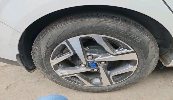 2023 Hyundai AURA SX 1.2 CNG, CNG, Manual, 16,535 km, tyre