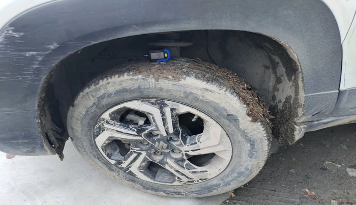2023 Maruti BREZZA LXI SMART HYBRID, Petrol, Manual, 29,300 km, tyre