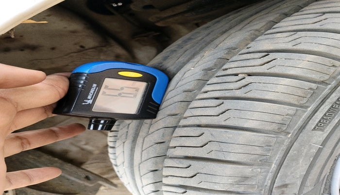 2010 Maruti Wagon R 1.0 LXI, CNG, Manual, 1,23,627 km, tyre