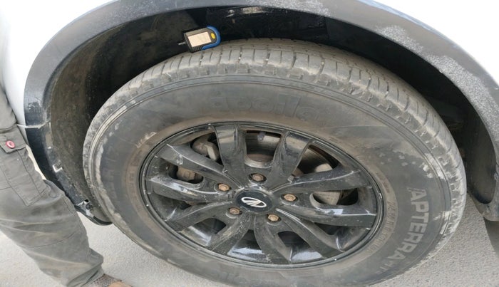 2017 Mahindra XUV500 W6, Diesel, Manual, 75,402 km, tyre