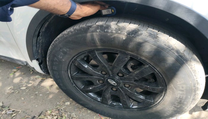 2017 Mahindra XUV500 W6, Diesel, Manual, 75,402 km, tyre