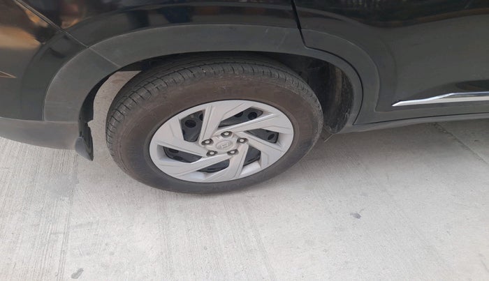 2023 Hyundai Creta EX 1.5 PETROL, Petrol, Manual, 1,14,921 km, tyre