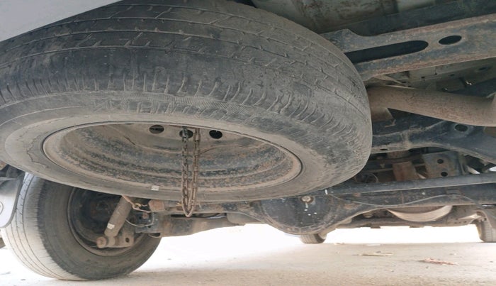 2012 Toyota Innova 2.5 G 7 STR, Diesel, Manual, 3,20,433 km, tyre