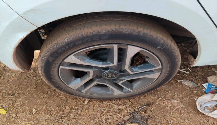 2019 Tata Tiago XZ PLUS PETROL, Petrol, Manual, 70,828 km, tyre