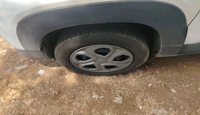 2023 Maruti BREZZA LXI S- CNG, CNG, Manual, 92,060 km, tyre