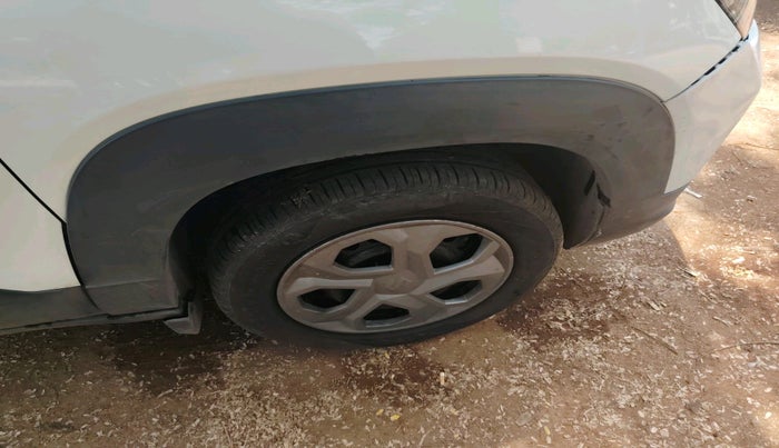 2023 Maruti BREZZA LXI S- CNG, CNG, Manual, 92,060 km, tyre