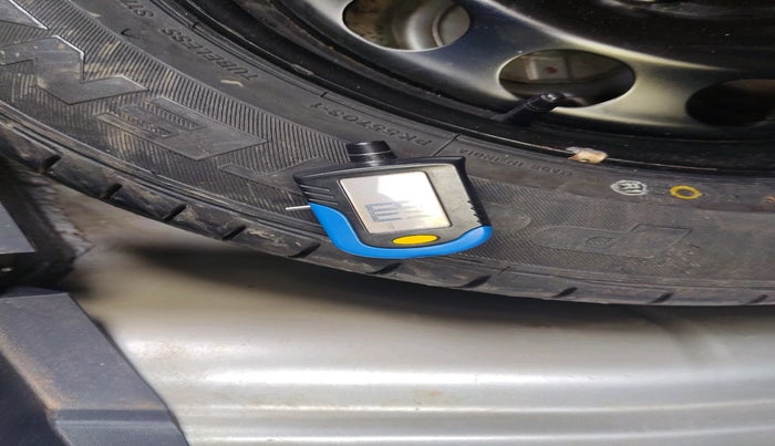 2010 Skoda Laura L&K 2.0 TDI AT, Diesel, Automatic, 1,71,490 km, tyre