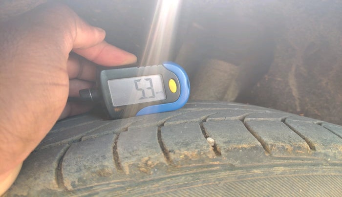 2010 Skoda Laura L&K 2.0 TDI AT, Diesel, Automatic, 1,71,490 km, tyre