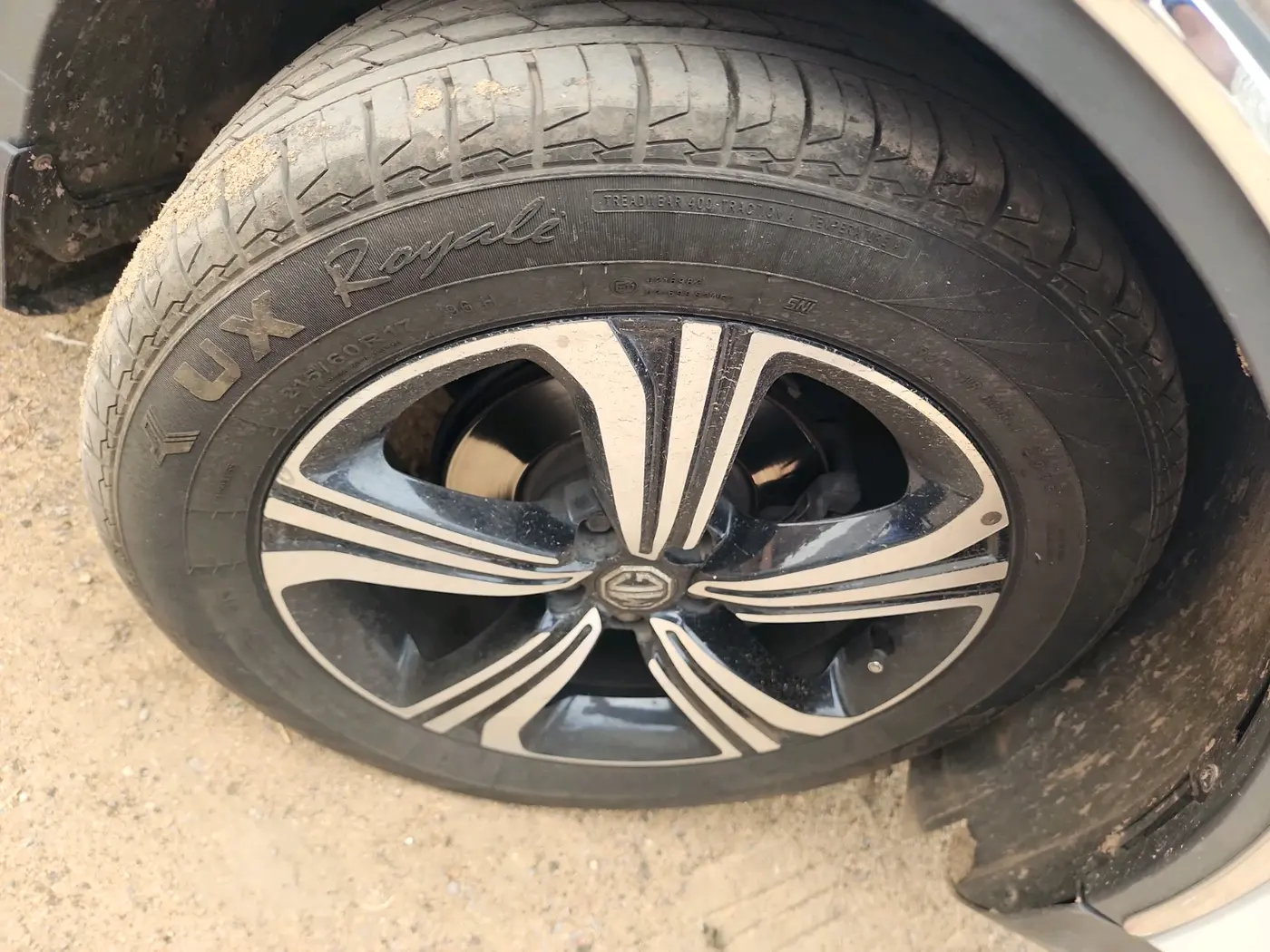 2022 MG ASTOR SAVVY 1.5 CVT, Petrol, Automatic, 81,083 km, tyre