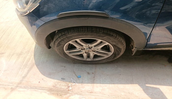 2022 Renault TRIBER RXZ AMT, Petrol, Automatic, 16,721 km, tyre