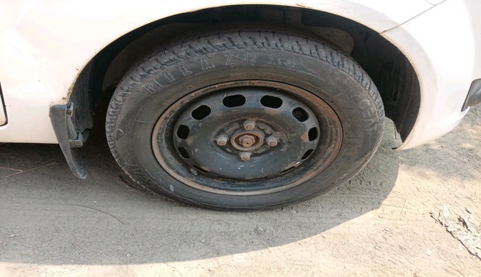 2011 Ford Figo EXI 1.4 DIESEL, Diesel, Manual, 1,15,092 km, tyre