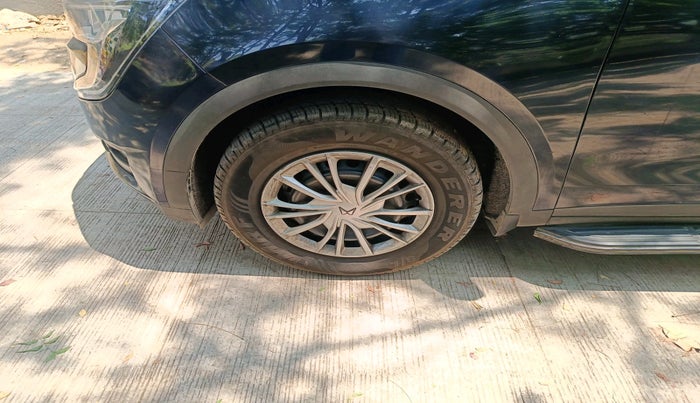 2022 Mahindra XUV700 AX 3 D MT 7 STR, Diesel, Manual, 70,992 km, tyre