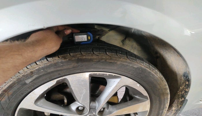 2015 Hyundai Elite i20 ASTA 1.4 CRDI, Diesel, Manual, 1,26,053 km, tyre