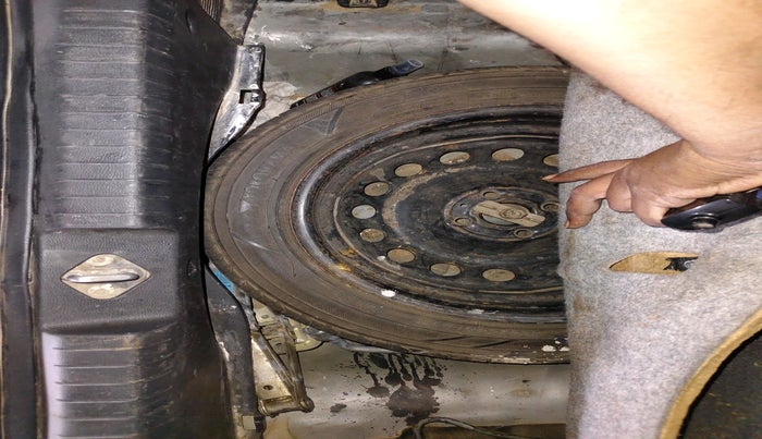 2015 Hyundai Elite i20 ASTA 1.4 CRDI, Diesel, Manual, 1,26,053 km, tyre