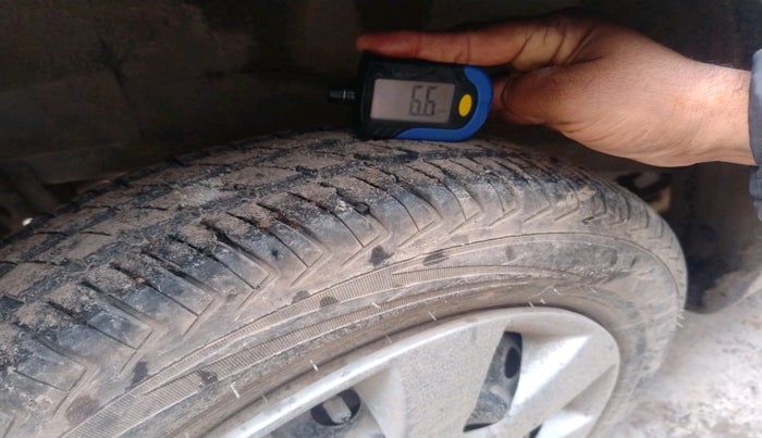 2014 Maruti Wagon R 1.0 LXI, Petrol, Manual, 22,494 km, tyre