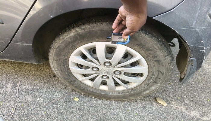 2015 Hyundai i10 SPORTZ 1.1, Petrol, Manual, 63,421 km, tyre