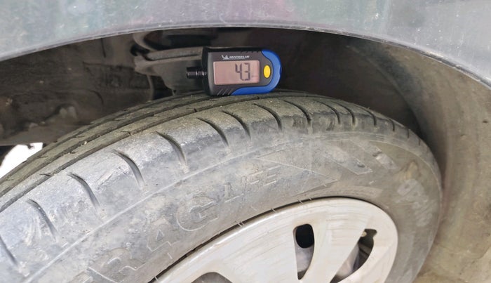 2013 Hyundai i10 MAGNA 1.2, Petrol, Manual, 76,468 km, tyre