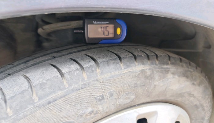 2013 Hyundai i10 MAGNA 1.2, Petrol, Manual, 76,468 km, tyre