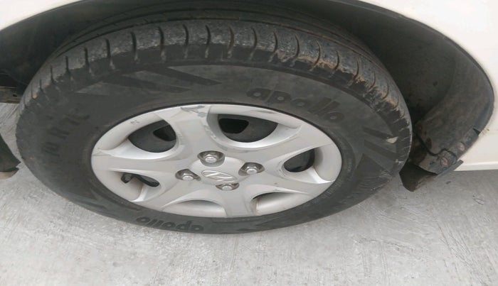 2011 Hyundai Accent GLE, Petrol, Manual, 55,163 km, tyre