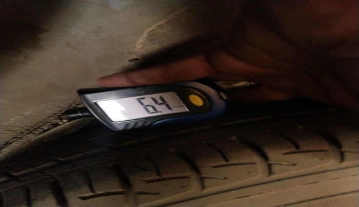 2016 Volkswagen Ameo HIGHLINE1.2L, Petrol, Manual, 43,346 km, tyre