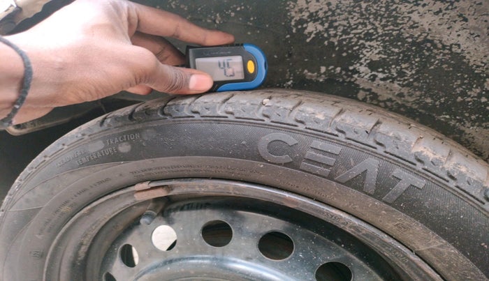 2011 Maruti Wagon R 1.0 VXI, Petrol, Manual, 1,24,868 km, tyre