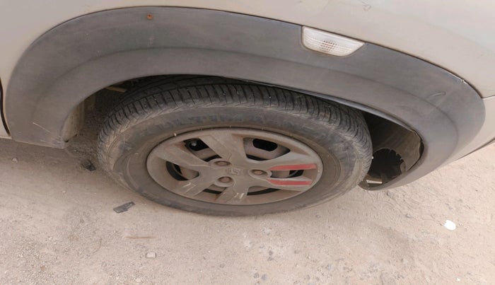 2016 Renault Kwid RXT 1.0 AMT, Petrol, Automatic, 1,01,501 km, tyre