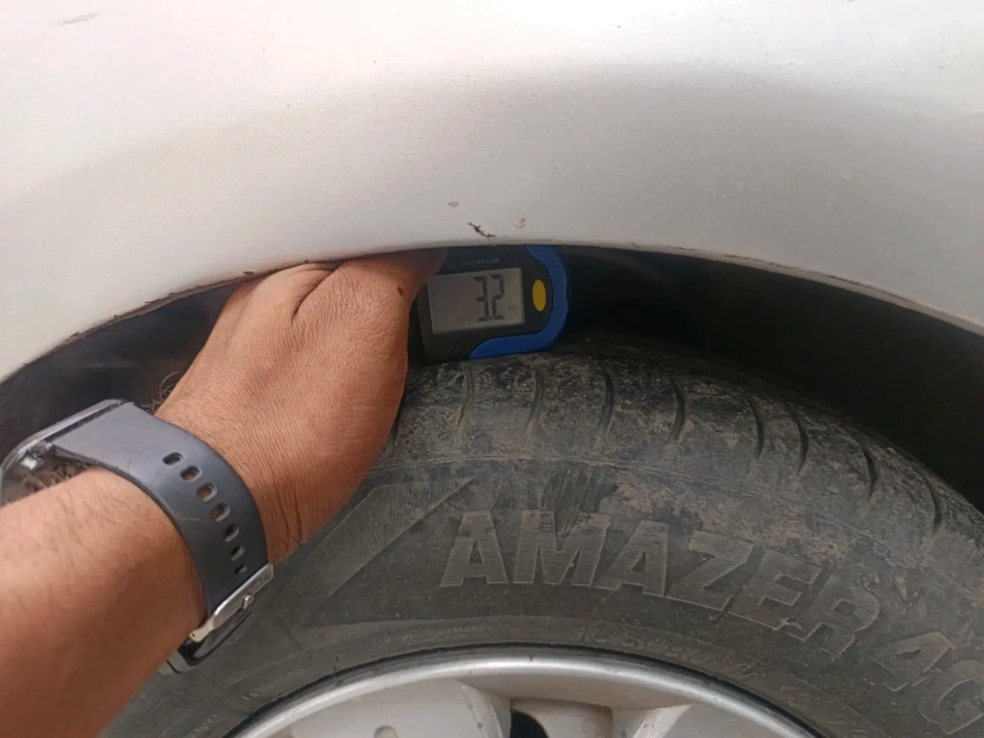 2015 Hyundai i10 MAGNA 1.1, CNG, Manual, 94,592 km, tyre