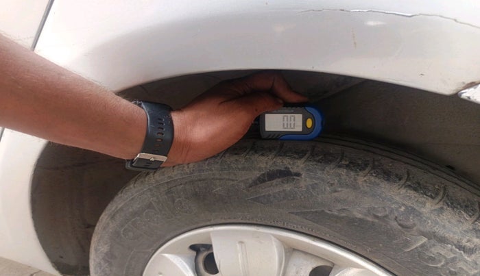 2015 Hyundai i10 MAGNA 1.1, CNG, Manual, 94,592 km, tyre