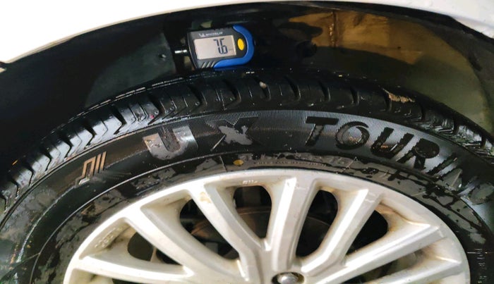 2018 Maruti Dzire ZXI, CNG, Manual, 98,592 km, tyre