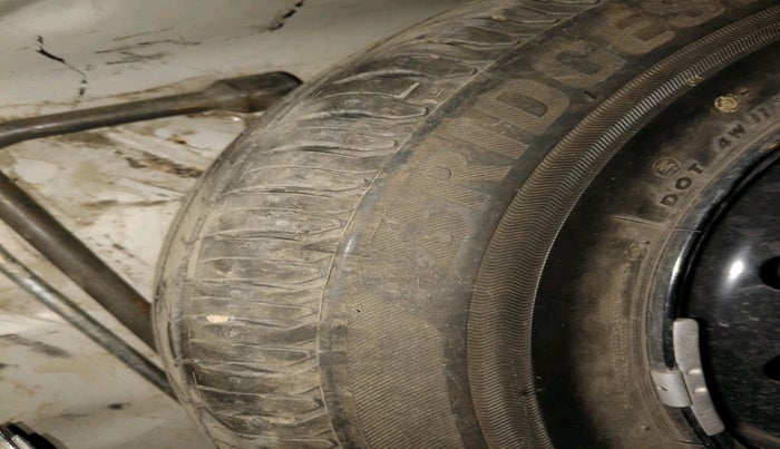 2018 Maruti Dzire ZXI, CNG, Manual, 98,592 km, tyre