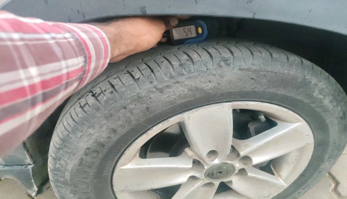 2017 Mahindra Kuv100 K4 D 5 STR, Diesel, Manual, 1,13,007 km, tyre