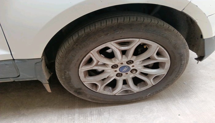 2016 Ford Ecosport TITANIUM 1.5L DIESEL, Diesel, Manual, 1,93,024 km, tyre