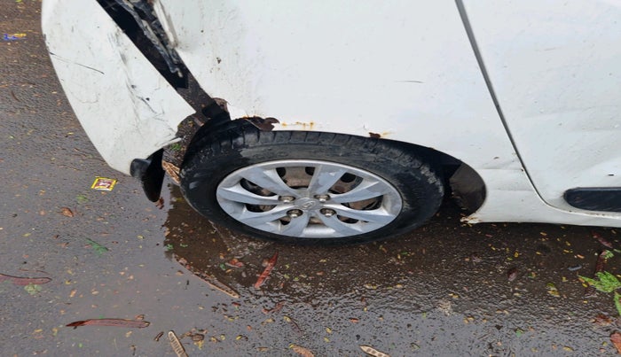 2013 Hyundai Eon MAGNA +, Petrol, Manual, 1,18,430 km, tyre