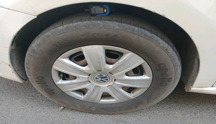 2013 Volkswagen Vento TRENDLINE DIESEL 1.6, Diesel, Manual, 1,17,245 km, tyre