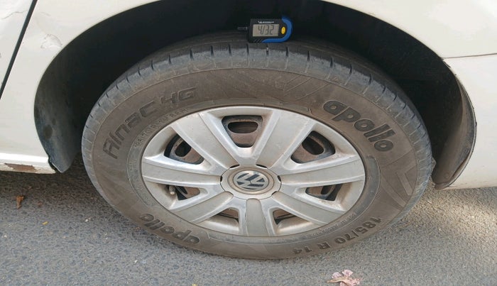 2013 Volkswagen Vento TRENDLINE DIESEL 1.6, Diesel, Manual, 1,17,245 km, tyre