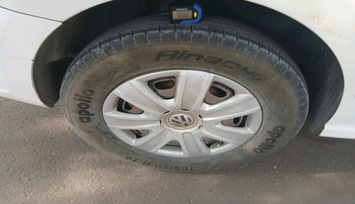 2013 Volkswagen Vento TRENDLINE DIESEL 1.6, Diesel, Manual, 1,17,245 km, tyre